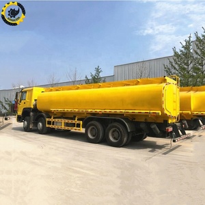 <span class=keywords><strong>Prix</strong></span> d'usine Sinotruk Howo Camion-<span class=keywords><strong>citerne</strong></span> à diesel de 30000 <span class=keywords><strong>litres</strong></span> 8X4 Transmission manuelle LHD RHD 351-450 ch - Product Image 6