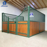 Panneaux de box pour chevaux en acier galvanisé à chaud, remplissage en bois de bambou, style européen, équipement d'écurie équestre