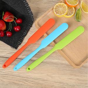 Grattoir à gâteau en silicone de qualité alimentaire Spatule à barbecue en métal résistant aux hautes températures Outil de cuisson et de pâtisserie pour crêpes et autres plats - Product Image 5