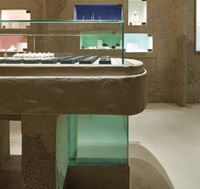 Vitrine à bijoux autoportante en verre trempé à texture rugueuse de luxe moderne avec éclairage LED, marque GZowin, haute qualité pour les bijouteries