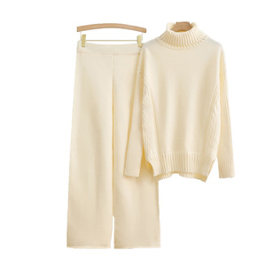 ชุดเซ็ต 2 ชิ้น เสื้อไหมพรมคอเต่าทรงหลวม กางเกงขายาวถักลายเคเบิ้ล คอปกพับสองชั้น สำหรับผู้หญิง (OEM ODM) - Product Image 1