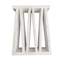 Blocs de ciment géométriques creux blancs pour façades architecturales et cloisons intérieures