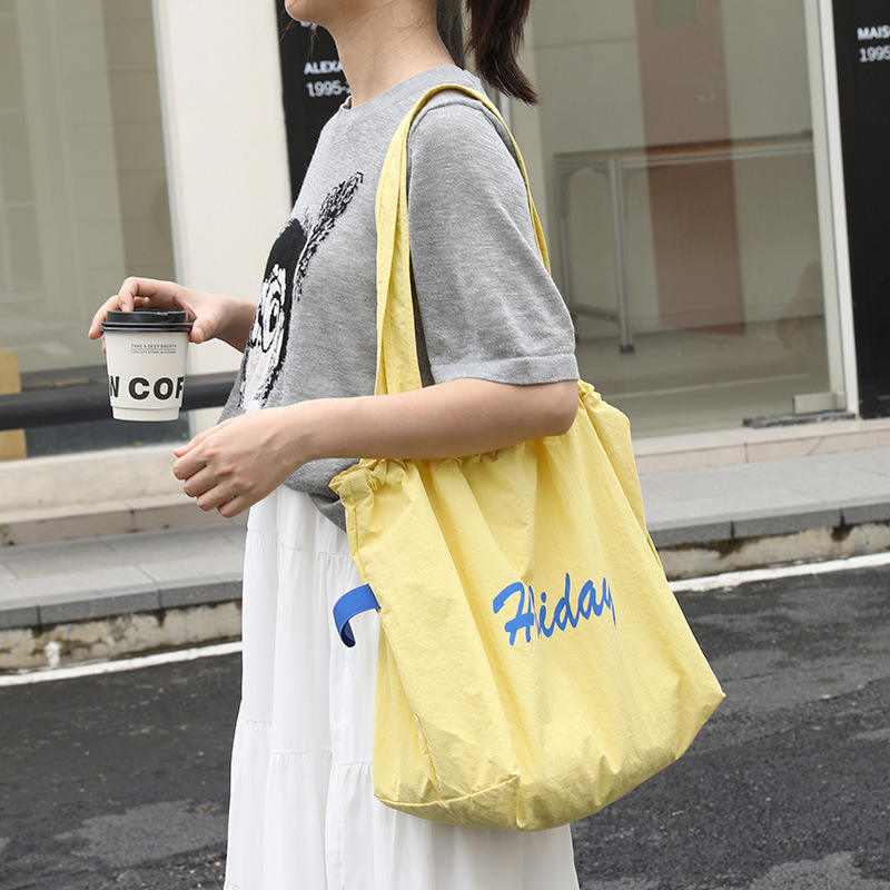 สีเหลือง