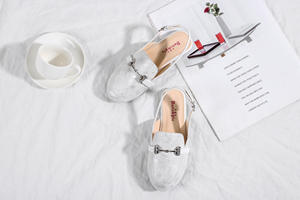 Sandali piatti antiscivolo all'aperto di lusso estivo all'ingrosso fibbia sandali per bambini pantofole per bambini con Logo personalizzato Design - Product Image 3