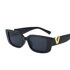 Lunettes de soleil carrées noires Valentino T82 pour femmes, protection UV380, monture PC, verres AC, style hip-hop tendance - Product Image 2