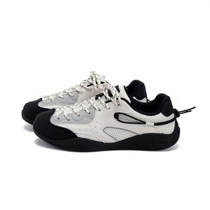Chaussures de marche Gorpcore pour hommes, baskets tendance en cuir synthétique et mesh, chaussures décontractées à lacets, chaussures de marche en plein air, semelle extérieure en PVC - Product Image 2