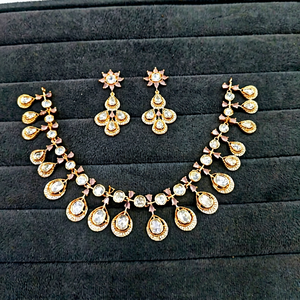 Conjunto de Collar y Pendientes de Cristal con Baño de Oro para Mujer, con Corte de Pera y Diamantes de Imitación, Joyería de Moda para Novias y Fiestas - Product Image 1