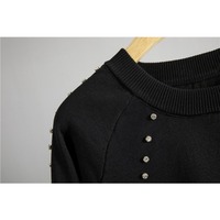 Nouvelle collection Printemps 2026 – Ensemble deux pièces en maille noire cloutée à col rond pour femme, avec pantalon large à cordon de serrage – Idéal pour le quotidien