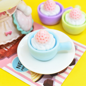 Bonito Cabujón de Resina con Diseño de Pastel de Fresa 3D de Simulación, Estilo Postre Kawaii, para Muñecas Infantiles, Adornos de Comida de Juguete, DIY, Scrapbooking y Decoración de Teléfonos - Product Image 4