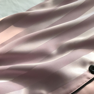 Penjualan laris piyama Satin wanita Fashion cetak sutra tipis lengan pendek setelan rumah Set untuk musim semi musim gugur penutup pinggang elastis