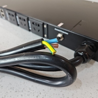 Unité de distribution d'alimentation intelligente CFCX pour centre de données, courant nominal 16A, 4-6(6) prises AC, mise à la terre, GFCI, réseau WiFi, industriel