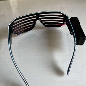 Offre Spéciale Glow Shutter Neon Rave Lunettes clignotantes El Wire LED Lunettes <span class=keywords><strong>de</strong></span> <span class=keywords><strong>soleil</strong></span> Light Up DJ Costumes Pour Halloween Party - Product Image 2