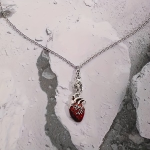 Collar con forma de corazón de murciélago, joyería de vampiro, gótico, pagano, accesorios de bruja, corazón de sangre, órgano, retro, alternativo, gargantilla para mujer - Product Image 3