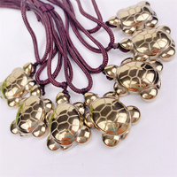 Vente flash Cristaux de guérison naturels 2,5 cm Collier en pyrite tortue Pendentif en pierre précieuse pour cadeau de beauté pour femmes