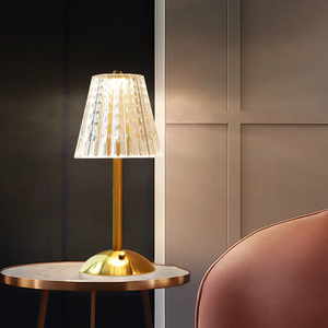 Lampe de table en cristal rétro à LED rechargeable, à intensité variable, élégante, sans fil, luxueuse, pour une ambiance de mariage, avec fonction tactile - Product Image 2