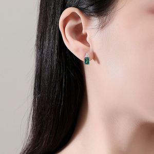 Juego de Joyería de Plata con Baño de Rodio de Alta Calidad, Corte Esmeralda de 5*7mm, Collar y Aretes de Zirconia, Regalo para Bodas y Fiestas - Product Image 5
