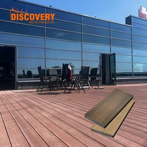 Planches <span class=keywords><strong>de</strong></span> terrasse composites modernes haut <span class=keywords><strong>de</strong></span> gamme, <span class=keywords><strong>étanche</strong></span>s, avec système d'installation par clipsage pour revêtements <span class=keywords><strong>de</strong></span> sol extérieurs - Utilisation par les constructeurs et les développeurs - Product Image 5