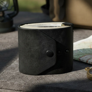 The Cash Wrap Wallet, un organizador de dinero y tarjetero creativo de cuero PU para viajes internacionales. - Product Image 2