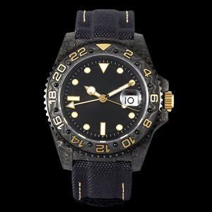 Montre de sport automatique 2025 Black Gold Premium en fibre de carbone personnalisée, affichage de la date, légère (50g) - Product Image 1
