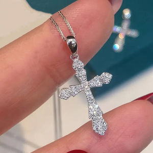 Collana con Ciondolo Geometrico per Donne, Gioielli Minimalisti alla Moda - Product Image 1