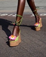 Escarpins imprimés en bois pour femmes, talons compensés hauts, sandales à fleurs colorées, chaussures à plateforme épaisse à lanières croisées à la cheville