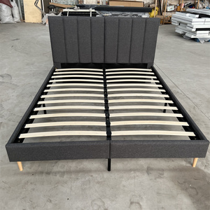 Meubles de chambre à coucher de luxe modernes, lit double king size, cadre en bois de bouleau, revêtement en velours, lit moelleux, ensembles de lits matrimoniaux, 3-5 ans - Product Image 1