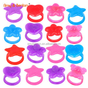 16 pièces filles bijoux en plastique anneaux colorés assortis anneaux en plastique jouet utiliser comme faveurs de fête pour Goody sacs Pinatas remplisseurs - Product Image 1