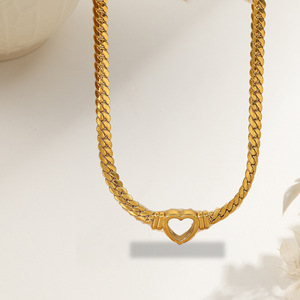 Set di Gioielli alla Moda con Collana e Bracciale a Catena Cubana a Cuore, Placcato Oro 18k, in Acciaio Inossidabile, Impermeabile e Anti-Appannamento - Product Image 2