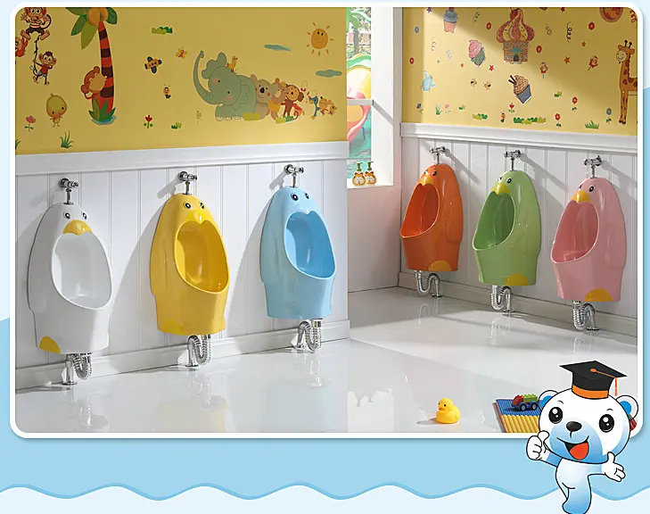 गर्म बेच लड़कों 'के साथ सिरेमिक प्रेरण मूत्रालय रंग कार्टून बच्चों के लिए दीवार पर चढ़कर शौचालय मूत्रालय