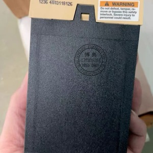 รีเลย์นิรภัย Allen-Bradley Safedge รุ่น 440F-C251D ชุดควบคุม 110/230VAC 24V DC EN 954-1 Cat.3 - Product Image 3