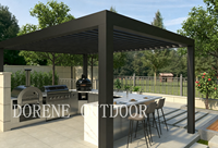 Dapur BBQ Balkon Patio Dengan Pergola Beratap Louvered