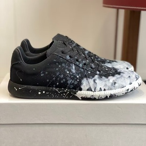 Baskets basses en cuir de style vintage de haute qualité pour couple, à lacets, avec graffiti peint à la main, chaussures tendance urbaines pour la marche et la mode - Product Image 5