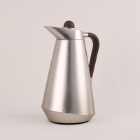 Carafe isotherme élégante de 1L avec corps en plastique et intérieur en verre rose, pot à café arabe