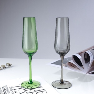 Vendita Diretta dalla Fabbrica, Calice da Vino Senza Stelo in Cristallo Soffiato a Mano, Colore Originale, Venature Verticali, Design Classico Sostenibile - Product Image 3