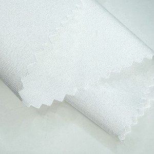 Tela Oxford Impermeable y Transpirable, 100% Poliéster con Revestimiento de PU, Tejido Liso de Peso Medio para Prendas de Niñas, Uso en Exteriores - Product Image 3