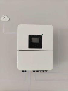 Onduleur hybride Deye 220V monophasé 3kW 3.6kW 5kW 6kW, étanche IP65 pour solution de stockage solaire résidentiel - Product Image 4