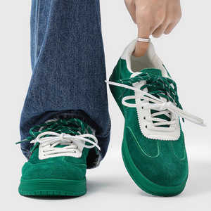 Zapatillas de entrenamiento alemanas idénticas a las de Zhixiu, de estilo rojo y diseño exclusivo, con un estilo casual y deportivo para mujer, diseñadas por un diseñador. - Product Image 5