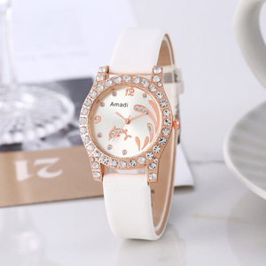 Orologio al Quarzo di Lusso da Donna con Motivo Delfino, Cinturino in Pelle da 20mm, Quadrante con Cristalli e Cassa in Lega - Product Image 3