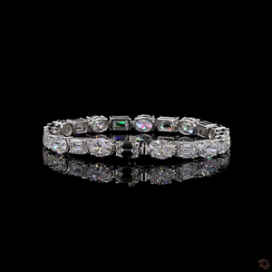 Brazalete Unisex de Oro Blanco de 14K con Diamante Cultivado en Laboratorio, Corte Radiante, con Brillo de Alta Calidad y Detalles Refinados - Product Image 3