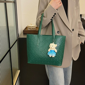 <span class=keywords><strong>Bolso</strong></span> Tote Grande para <span class=keywords><strong>Mujer</strong></span>, Ligero, de Cuero PU, <span class=keywords><strong>Bolso</strong></span> de Hombro con Adorno de Oso, <span class=keywords><strong>Bolso</strong></span> de Moda para el Trabajo - Product Image 3
