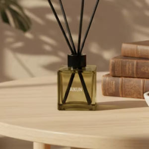 Set de Difusor de Aromaterapia Aikun con Botella de Vidrio Personalizada, Fragancia para el Hogar con Etiqueta Privada para Regalo y Venta al por Menor - Product Image 1