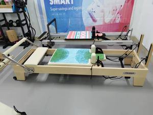 Máquina de Pilates de madera de arce blanco con medio trapecio, reformadora de cuerpo de estudio de Pilates con torre - Product Image 3