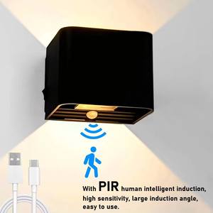 مصباح جداري LED حديث قابل لإعادة الشحن عبر USB بقوة 5 واط، تصميم مكعب للاستخدام الداخلي في الفنادق - Product Image 3