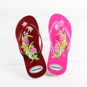 Sandalias Tailandesas Hechas en China para Mujeres Maduras con Correas Intercambiables - Product Image 2