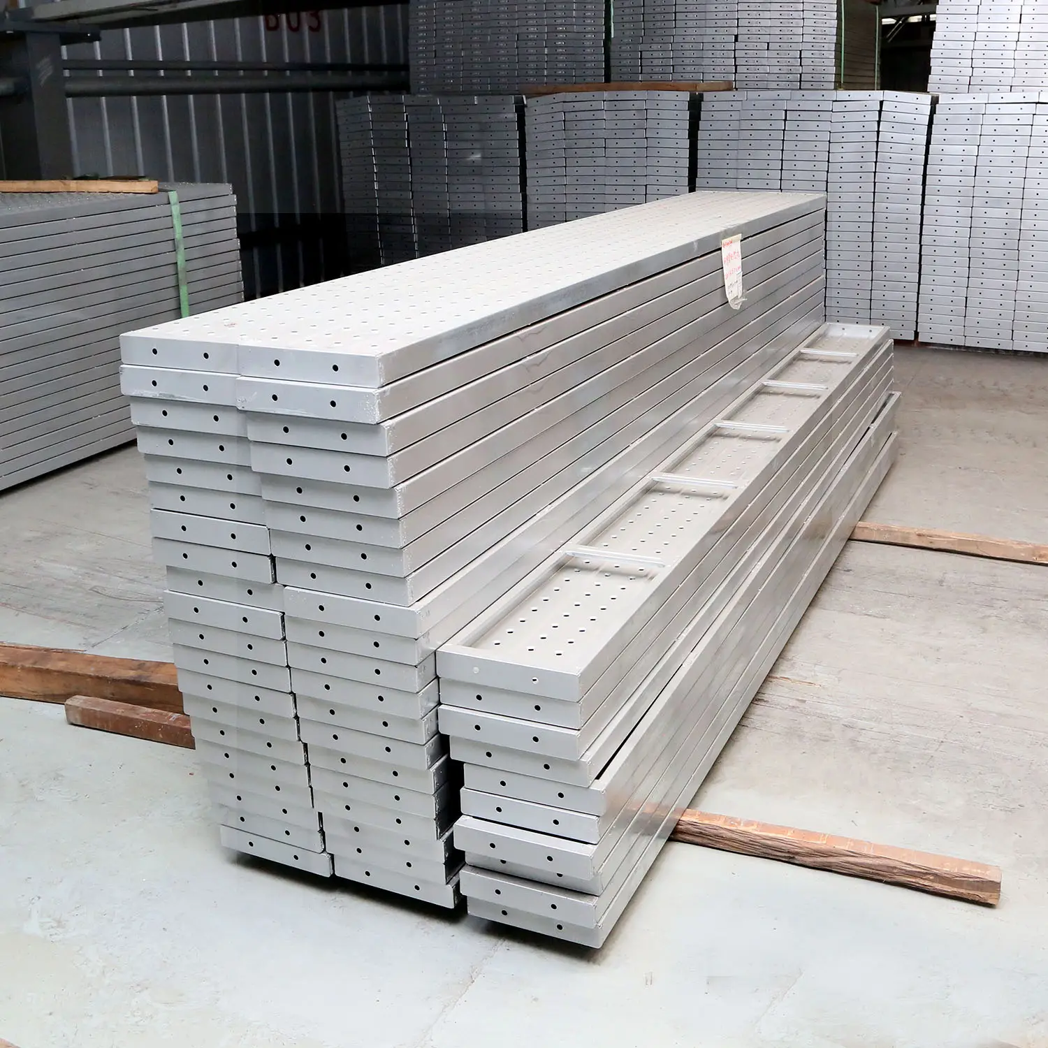 Anzuelos de tablero de aluminio, material de construcción, expandible, galvanizado, espesor de metal, dimensiones baratas, alto rodamiento