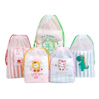 Sacs de courses en plastique PE personnalisés avec cordon de serrage pour l'emballage de vêtements - pour chaussettes et chaussures, imprimés avec cordon de serrage pour un rangement facile