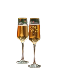 Juego de 2 Copas de Champán de Estilo Clásico con Grabado de Mrs y Mr para Brindis de Boda - Product Image 1