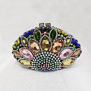 Sac de soirée élégant en sequins dorés et diamants pour femme <span class=keywords><strong>avec</strong></span> chaînes et fermeture à <span class=keywords><strong>rabat</strong></span> classique - Product Image 5