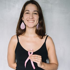 Boucles d'oreilles pendantes en similicuir rose en forme de goutte d'eau pour femmes, ensemble de bijoux de sensibilisation au cancer du sein, 16 paires, accessoire de mode tendance - Product Image 4