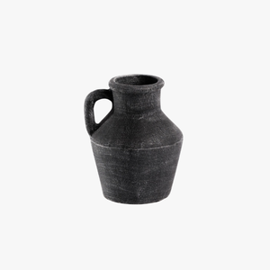 Tetera de cerámica negra estilo primitivo, con un solo asa y una superficie texturizada, es perfecta para la decoración del hogar. - Product Image 1